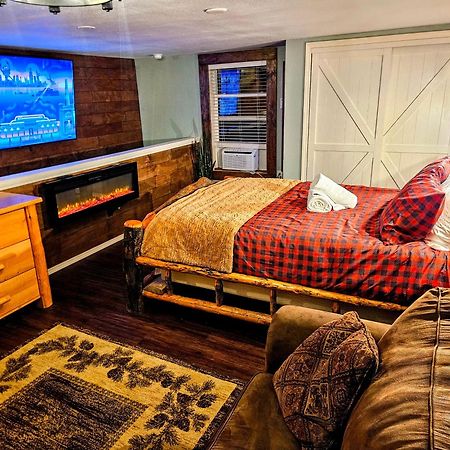 Private Cabin- Breakfast - Double Tub - 75In Tv - Sup - Washer Dryer - Bbq West Point Екстер'єр фото