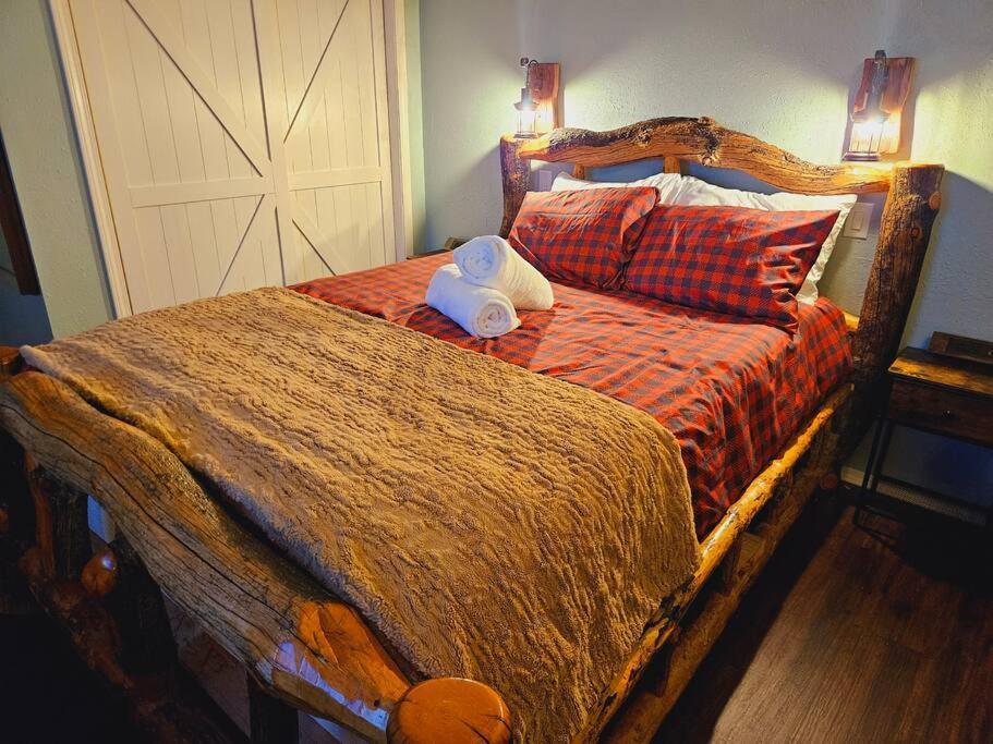Private Cabin- Breakfast - Double Tub - 75In Tv - Sup - Washer Dryer - Bbq West Point Екстер'єр фото